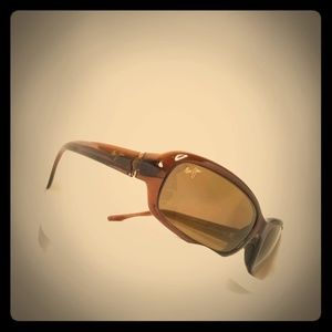 Never worn - Maui Jim's Brown Lagoon sunglasses